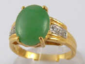 Appraisal: A yellow metal tests carat gold jade and diamond ring