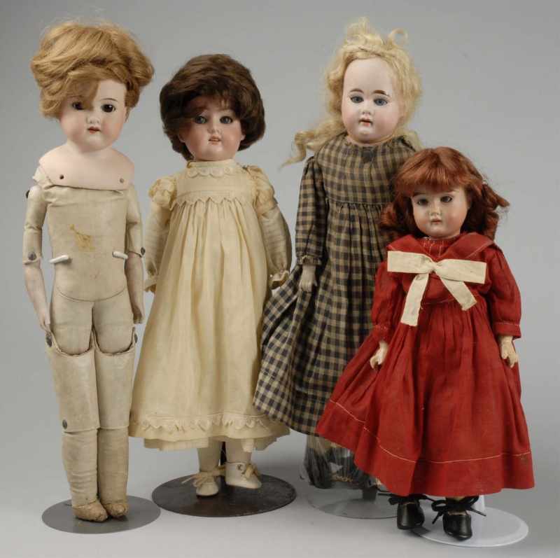 Appraisal: Lot of German Bisque Child Dolls Description Majestic socket head