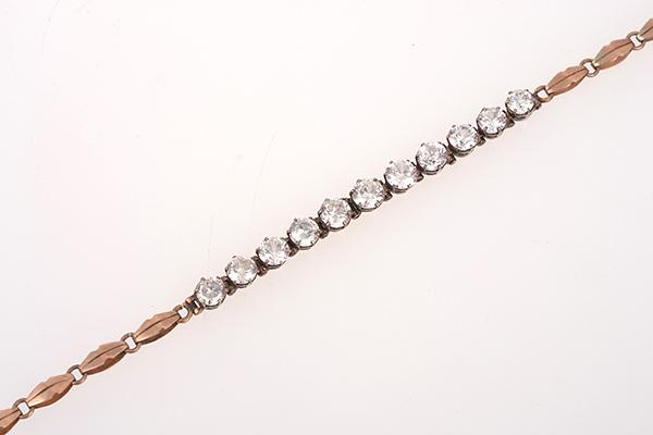 Appraisal: A ZIRCON BRACELET IN CT GOLD A ZIRCON BRACELET IN