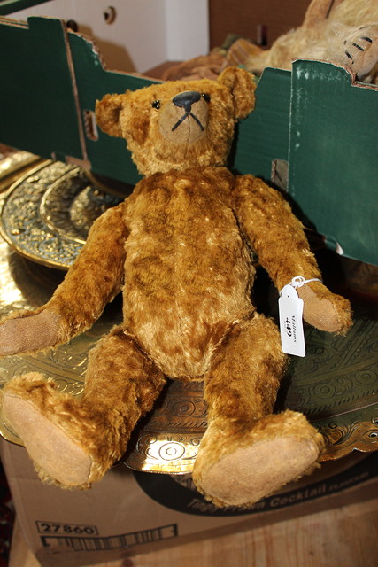 Appraisal: AN EARLY TH CENTURY PLUSH TEDDY BEAR