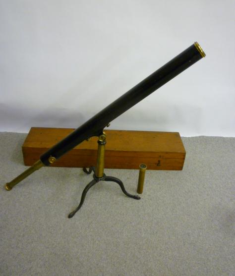 Appraisal: A LIBRARY TELESCOPE by Negretti Zambra London of three draw