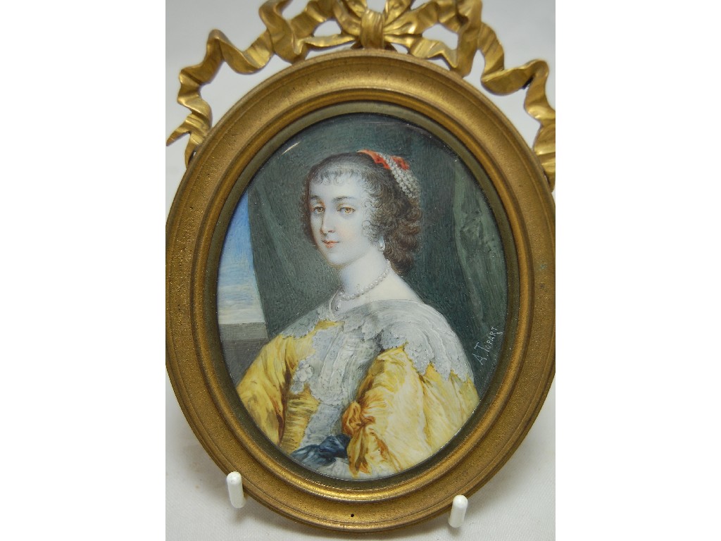 Appraisal: An oval portrait miniature of Queen Henrietta Maria Charles I's