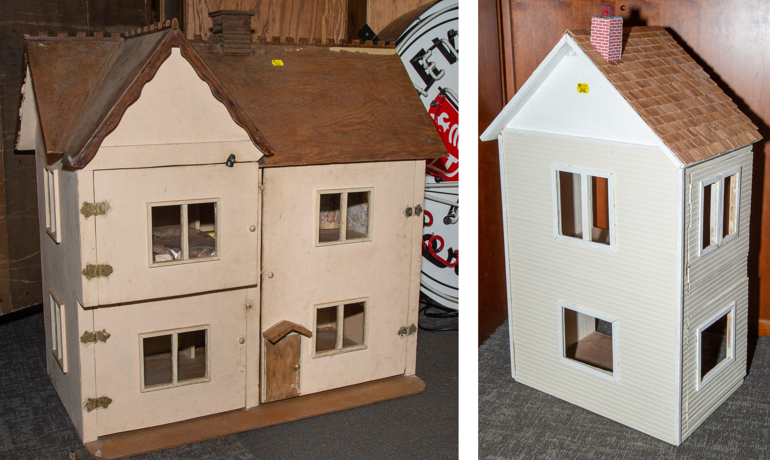 Appraisal: SCRATCH MADE WOODEN DOLL HOUSE WITH FURNISHINGS With modern appearing