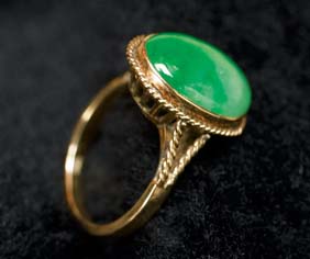 Appraisal: JADEITE AND YELLOW GOLD RING K yellow gold ring set