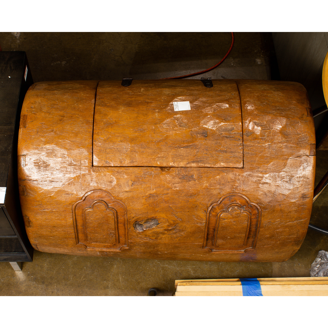 Appraisal: HAWAIIAN CARVED WOOD TRUNK Hawaiian carved wood trunk having a