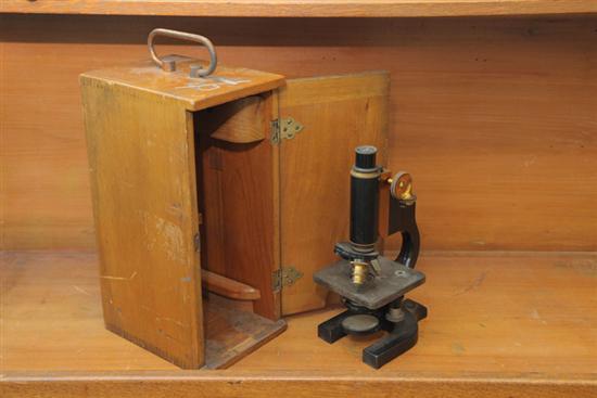 Appraisal: CASED MICROSCOPE Spencer U shaped base square stage triple lens