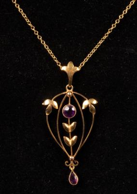 Appraisal: An Edwardian amethyst pendant necklace in a ct yellow gold