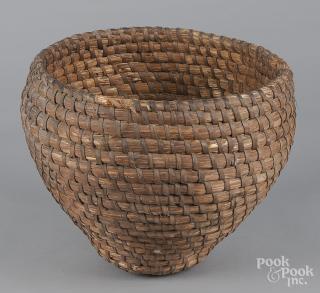 Appraisal: Pennsylvania rye straw bee skep '' h