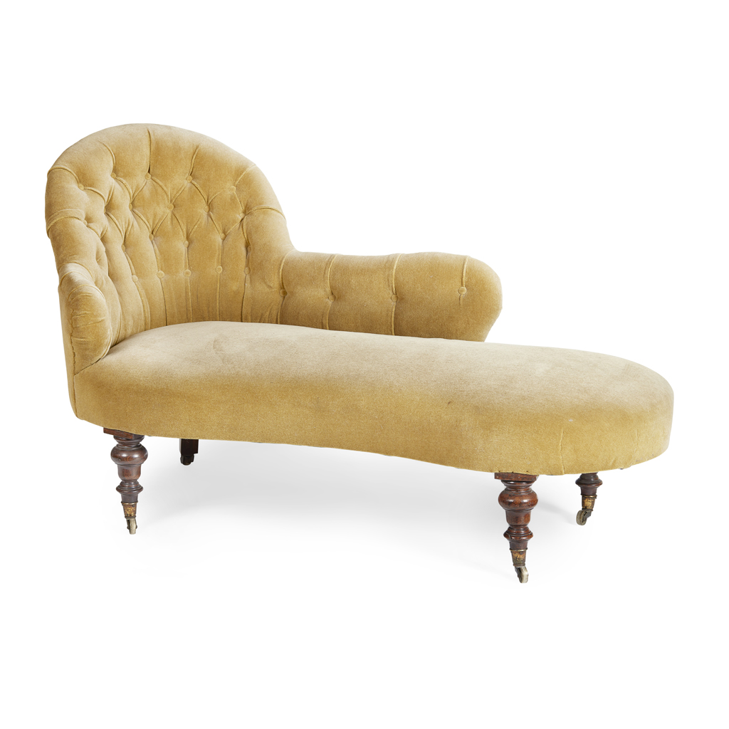 Appraisal: YVICTORIAN CHAISE LONGUE TH CENTURY with a button upholstered back