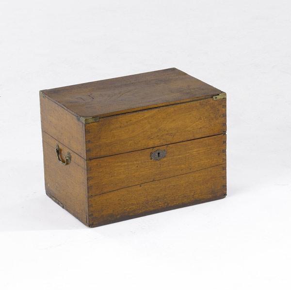 Appraisal: ENGLISH CAMPAIGN-STYLE LIQUOR BOTTLE CASE Dovetailed camphorwood complete with ten