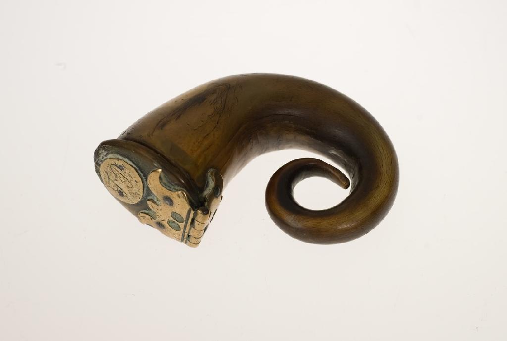 Appraisal: SCOTTISH HORN SNUFF MULL LATE th EARLY th CENTURY of