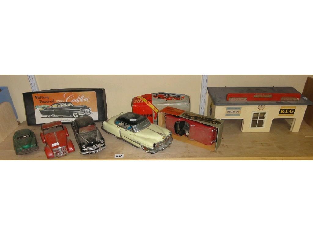 Appraisal: An interesting collection of American style tin cars including a