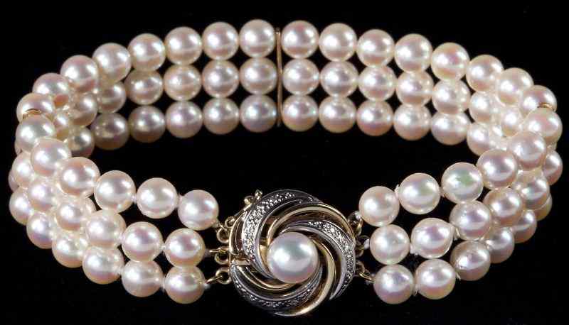 Appraisal: Multi-Strand Akoya Pearl Braceletcomprised of pearls - mm of pink