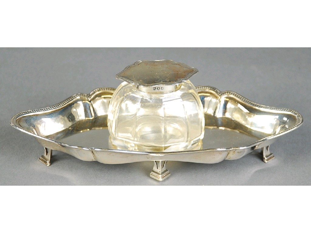 Appraisal: GOLDSMITHS AND SILVERSMITHS EARLY TWENTIETH CENTURY GEORGIAN STYLE SILVER SHAPED