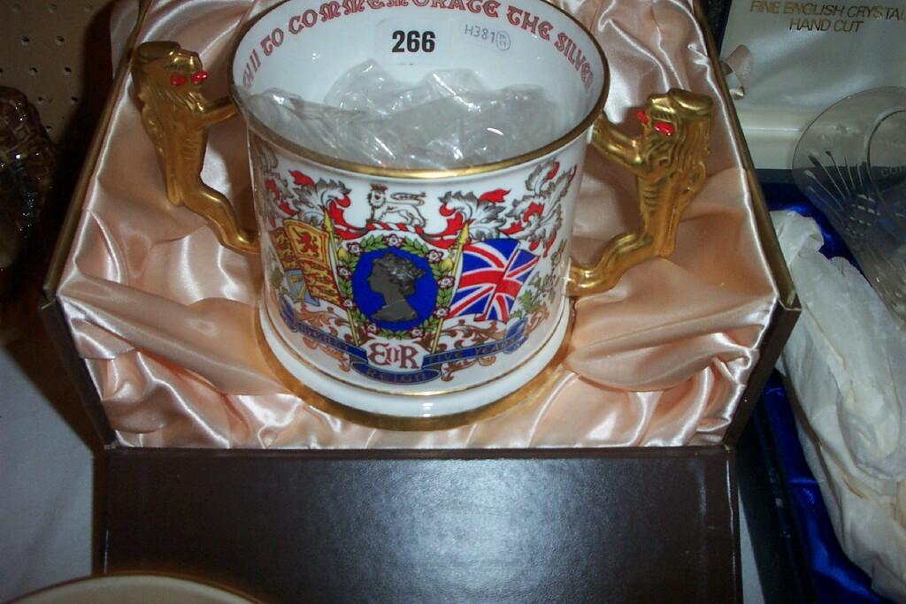 Appraisal: A limited edition Paragon loving cup commemorating the Silver Jubilee