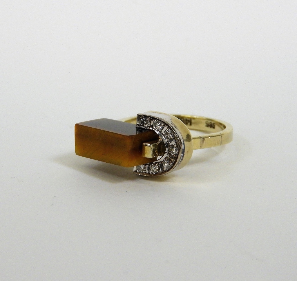 Appraisal: MODERNIST K GOLD TIGER'S EYE FASHION LADY'S RING Italy Circa