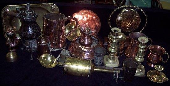 Appraisal: A copper spittoon and sundry brass and copper