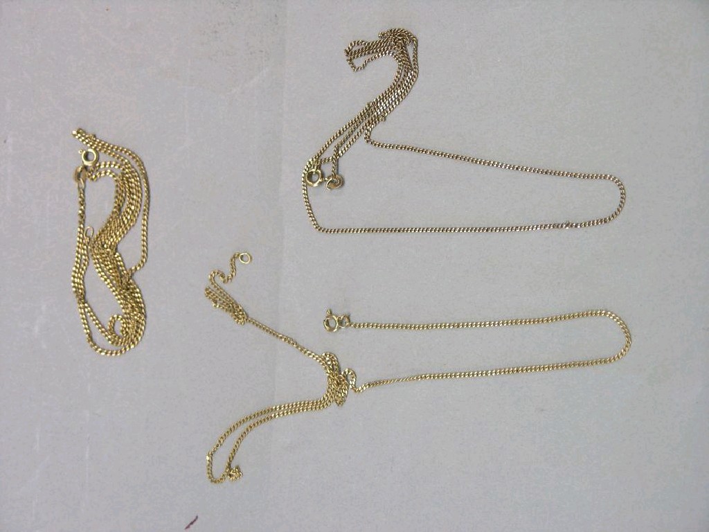 Appraisal: Three ct gold chains grams