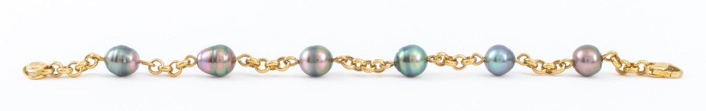 Appraisal: ITALIAN K YELLOW GOLD CULTURED PEARL BRACELET Italian bracelet made