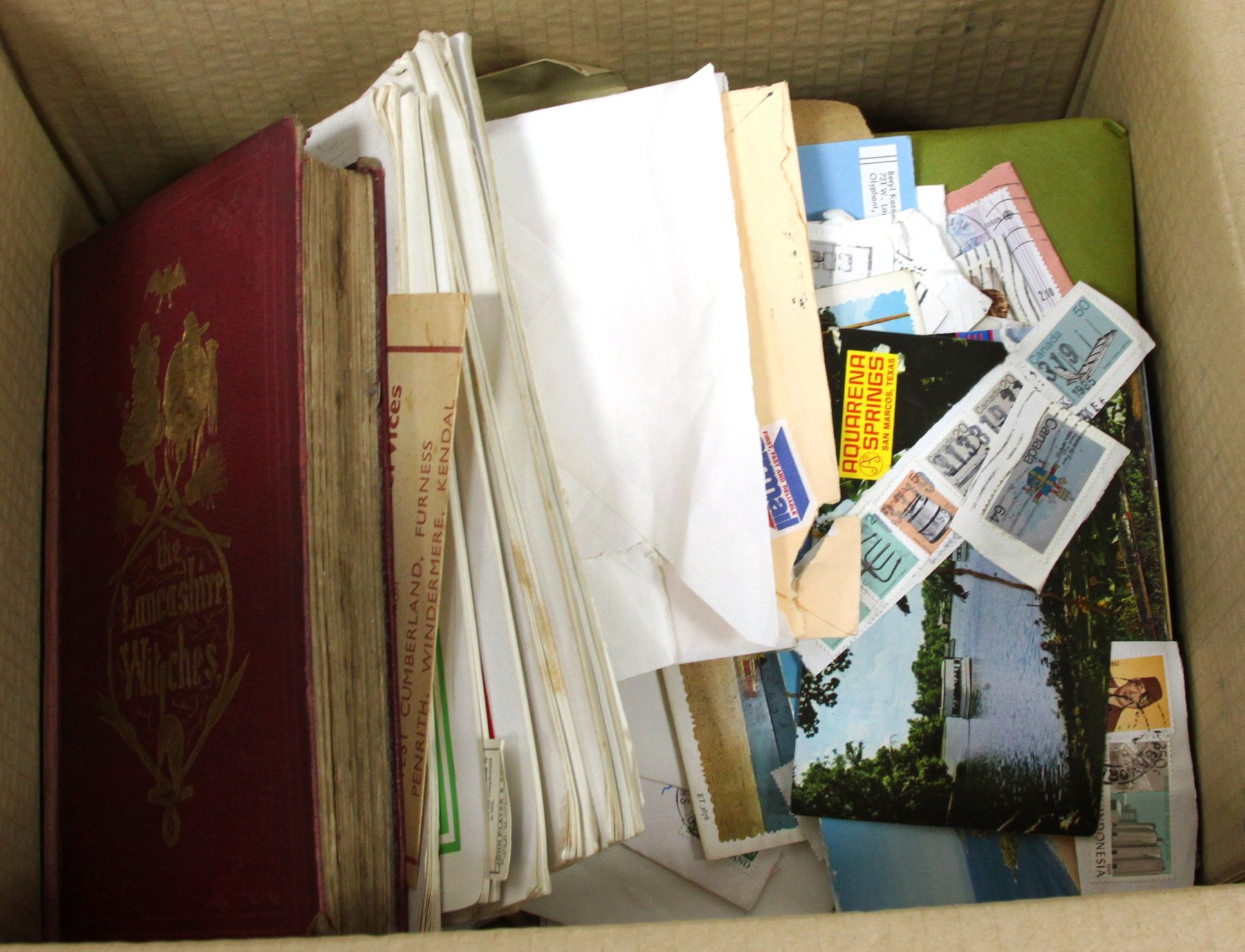 Appraisal: A large quantity of stamps in albums stockbook and loose