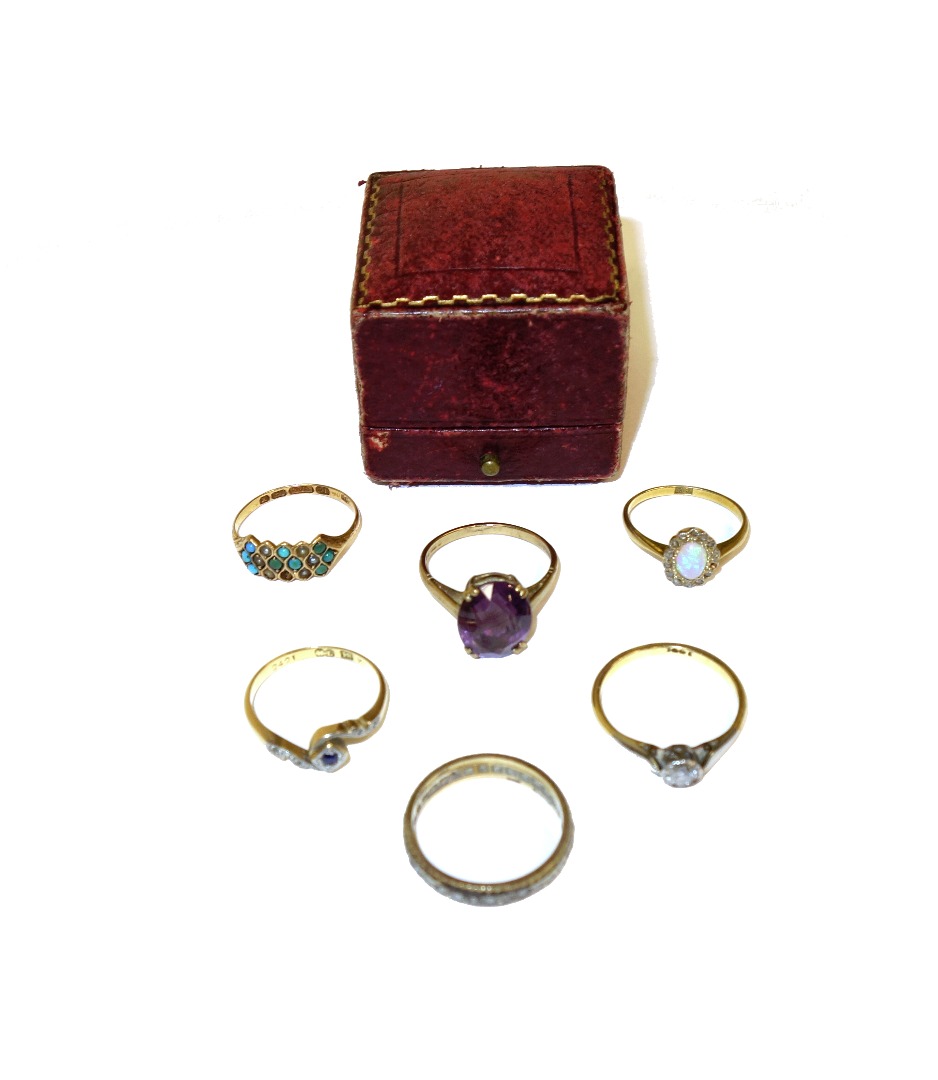 Appraisal: A gold and diamond set single stone ring mounted with