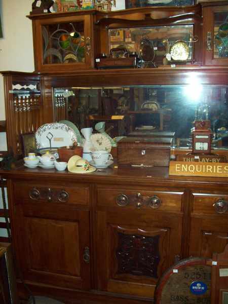 Appraisal: A THREE DOOR LATE VICTORIAN MAHOGANY SIDEBOARD