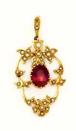 Appraisal: An Edwardian ct gold amethyst and seed pearl pendant approximately