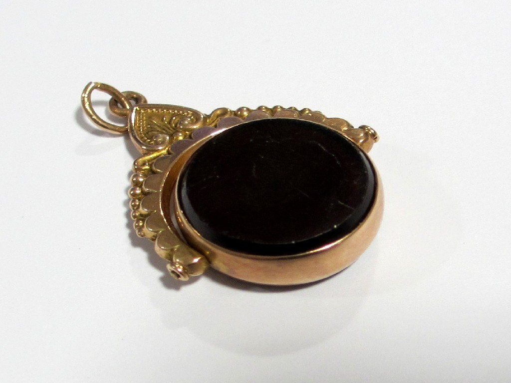 Appraisal: A Victorian ct gold mounted cornelian revolving fob