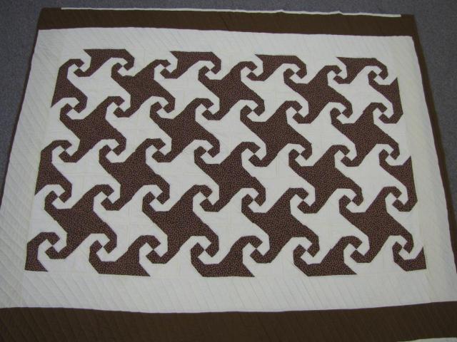 Appraisal: Vintage Hand Made Pattern Quilt '' x '' Ivory background