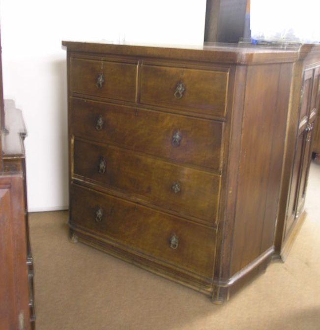 Appraisal: A Victorian mahogany bedroom chest of two short and three