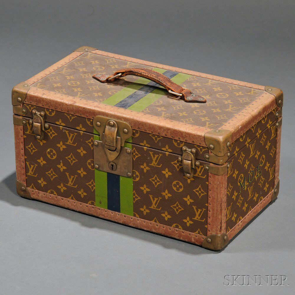 Appraisal: Louis Vuitton Monogram Travel Case France brass hardware and natural