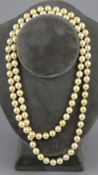 Appraisal: Natural golden color South Sea pearl necklace - mm l