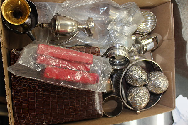 Appraisal: A QUANTITY OF SILVER AND SILVER PLATED ITEMS to include