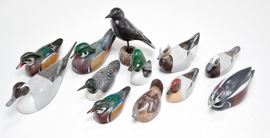 Appraisal: TWELVE BIRD CARVINGS BY DAVE FRIER Macomb Illinois th quarter