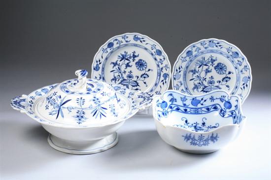 Appraisal: TEN PIECES MEISSEN BLUE ONION PORCELAIN early th century Including