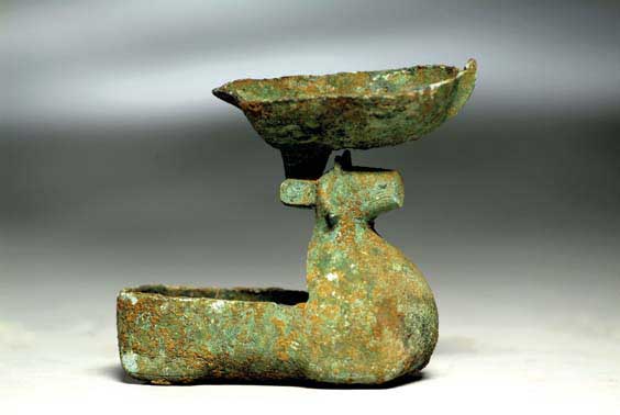 Appraisal: ARCHAIC BRONZE ANIMAL LAMP Rare Chinese Warring States early Han