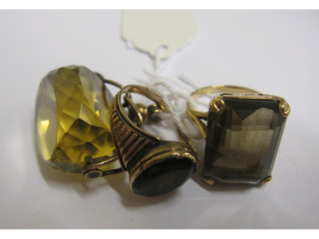 Appraisal: Lot comprising ct gold mounted citrine revolving fob ct gold