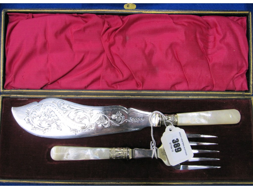 Appraisal: Cased pair of fish servers