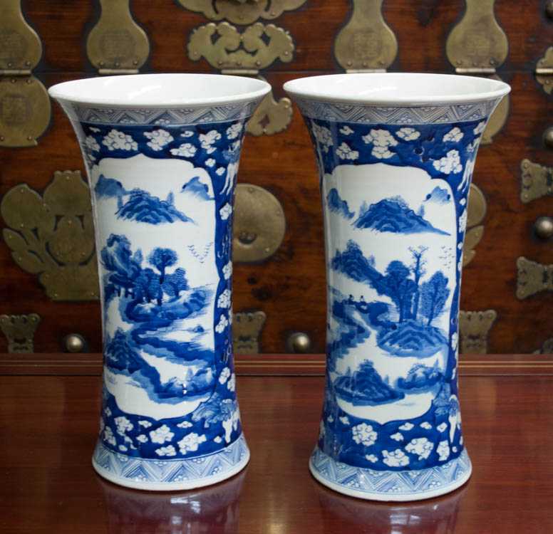 Appraisal: CHINESE QING BLUE AND WHITE PORCELAIN VASES beaker form each