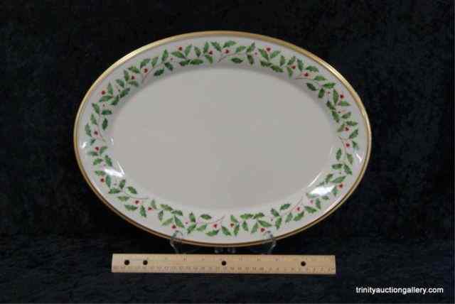 Appraisal: Lenox China Holiday Dimension '' Oval Sv PlatterIn excellent condition