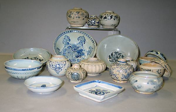 Appraisal: A Chinese and Southeast Asian blue and white trade wares