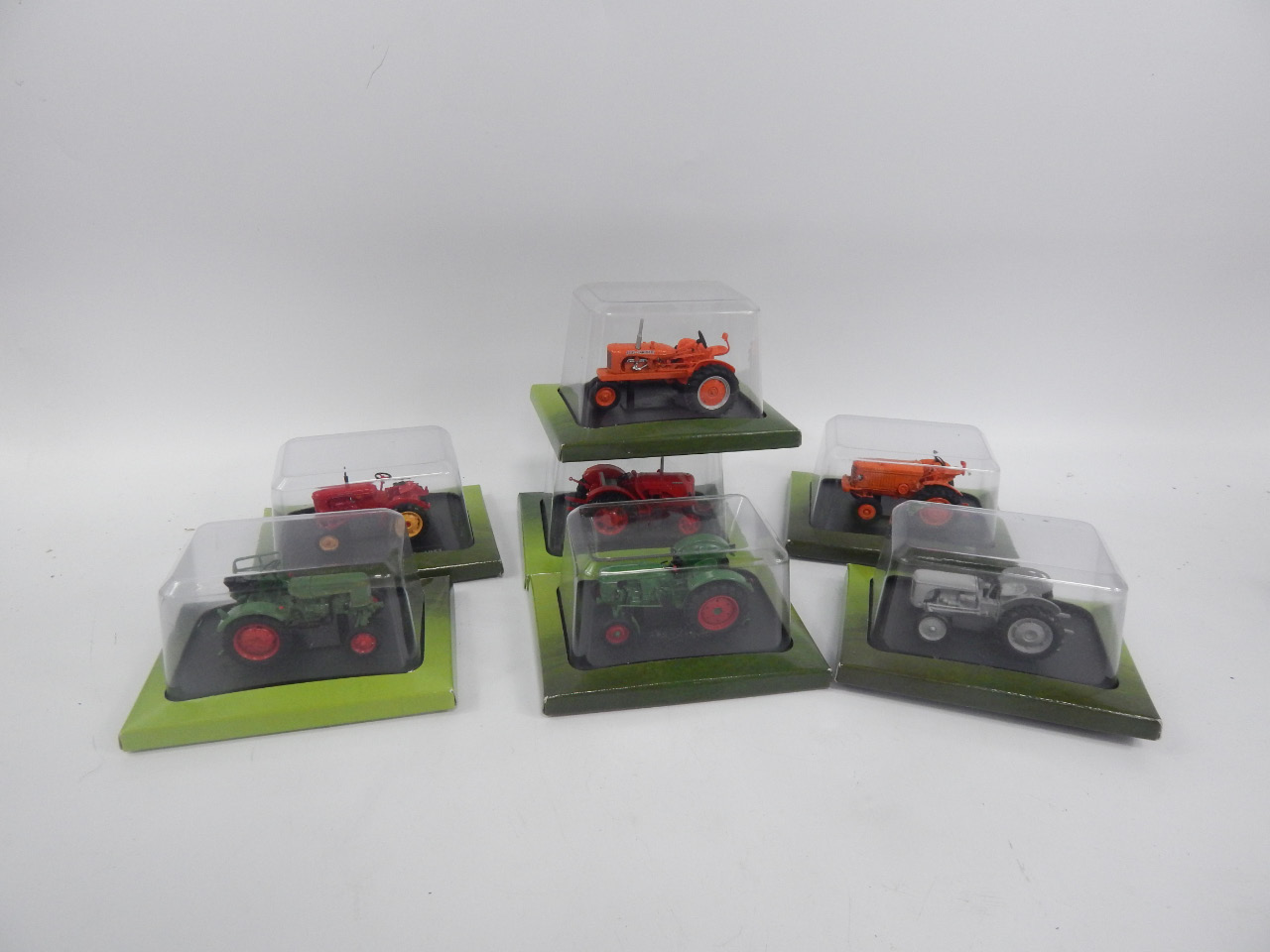 Appraisal: Various Hachette Partworks model trators to include Massey Ferguson -