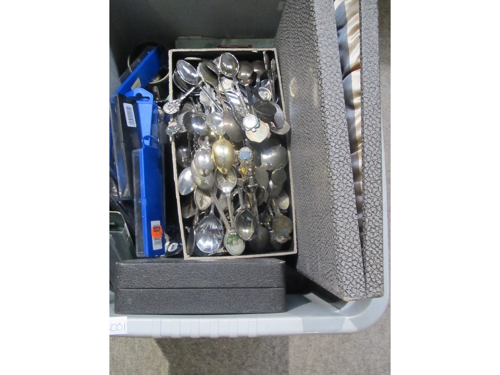 Appraisal: Box of cutlery and souvenir spoons