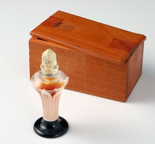 Appraisal: Easter Lily perfume circa in original wooden box height of