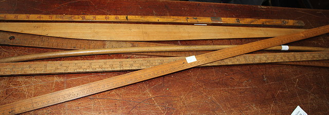 Appraisal: AN OLD BOXWOOD DRAPERS YARD RULE together with a boxwood