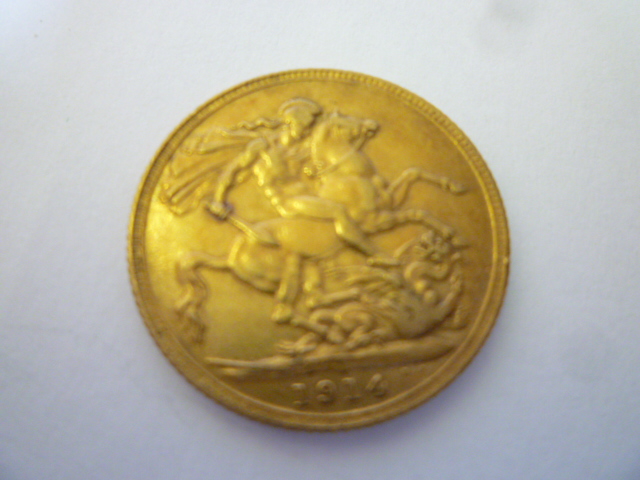 Appraisal: A GEORGE V GOLD SOVEREIGN