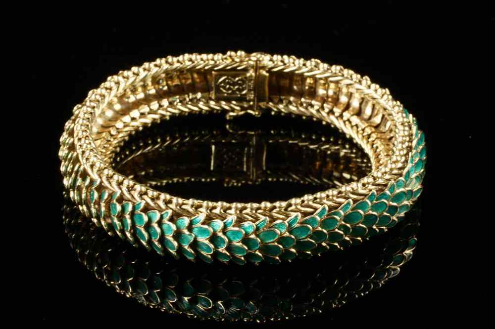 Appraisal: BRACELET - One handmade K yellow gold link bracelet with