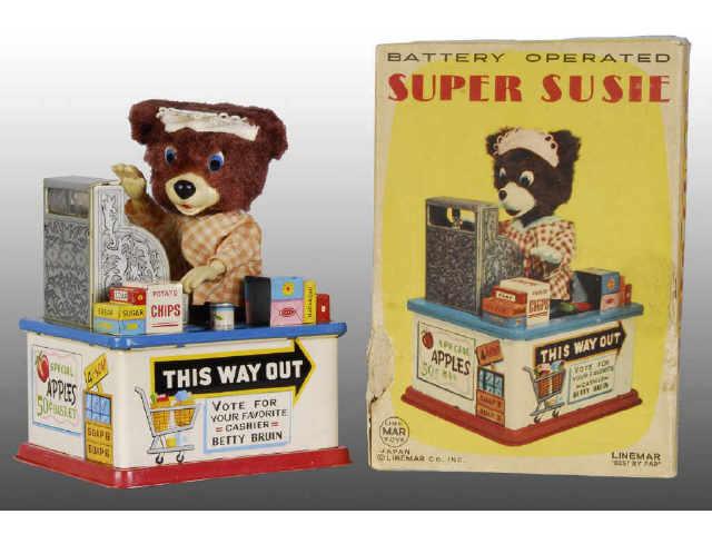 Appraisal: Battery-Operated Japanese Super Susie Bear Toy Description With original box