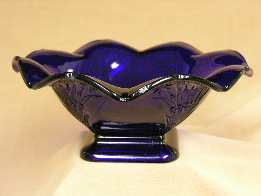 Appraisal: LARGE COBALT BLUE CENTERPIECE BOWL Estate lot Size with diameter