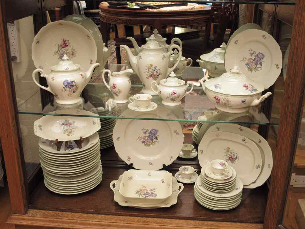 Appraisal: HUTSCHENREUTHER FLORAL MOTIF FINE CHINA Approx pieces to include dinner